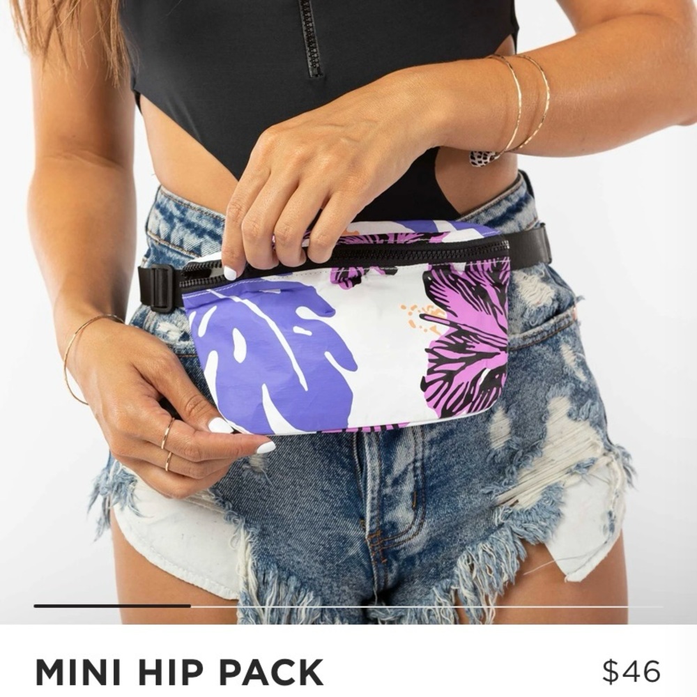 Aloha Collection Mini Hip Bag in Pape'ete / Beach Fannypack - NWT